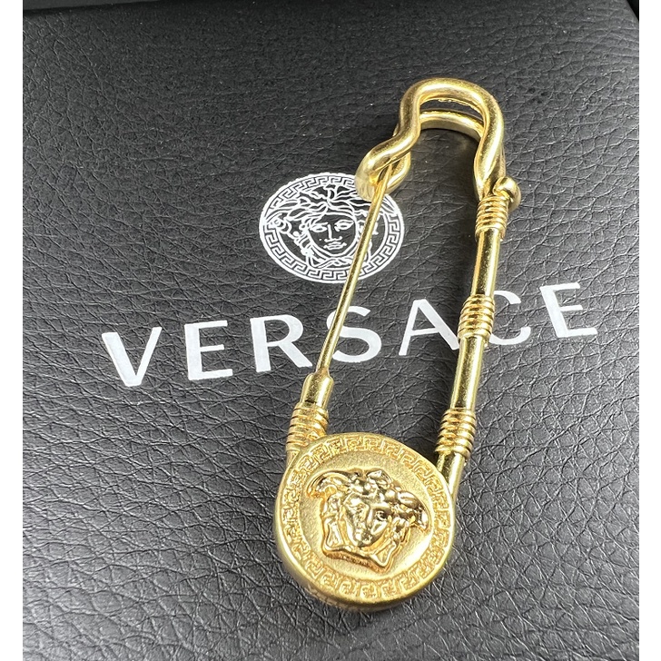 Khóa Cài An Toàn Mới VERSACE 2022