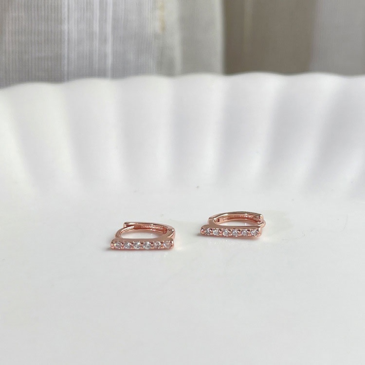 XiaoboACC Khuyên Tai Dạng Vòng 6mm Khảm Đá Zircon Nhân Tạo Nhỏ Phỏng Theo Kiểu Trong Phim Hàn Quốc Nevertheless