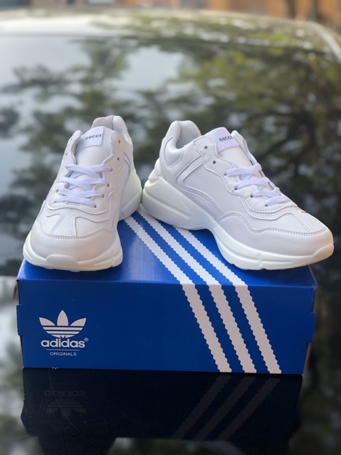 Giầy thể thao Sơn Tùng | BigBuy360 - bigbuy360.vn