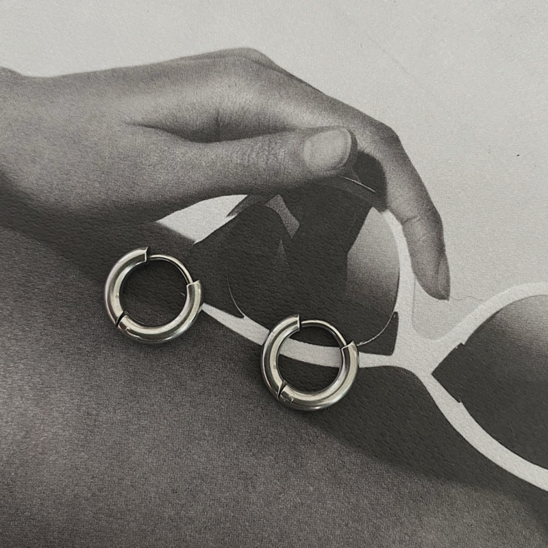 Khuyên tai thép titan đơn giản phong hip-hop thời trang cho nam và nữ 19245