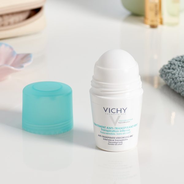 Lăn Khử Mùi Mồ Hôi Dưới Cánh Tay Vichy Traitement Anti-Transpirant 48h 50ml