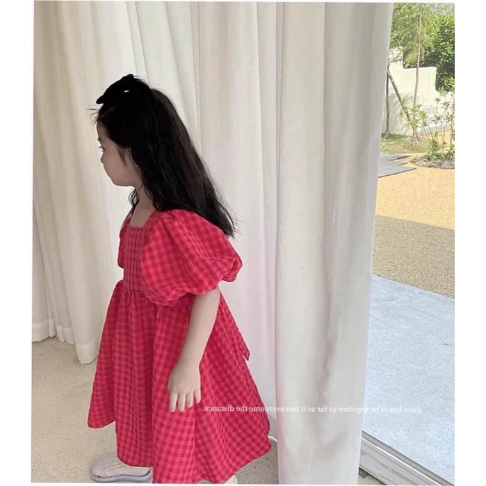 Váy kẻ hồng cổ vuông tay bồng cho bé gái