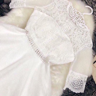Đầm ren tay con công chúa