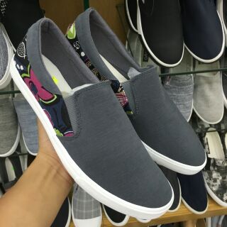 Giày Slip on