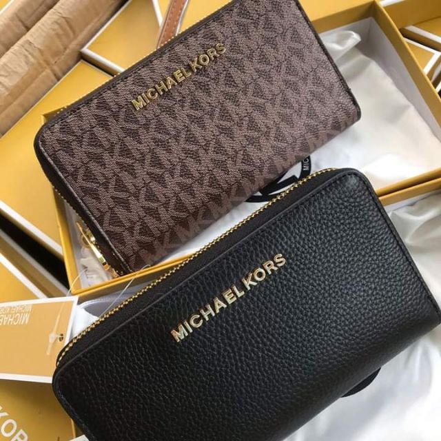Ví cầm tay michael kors
