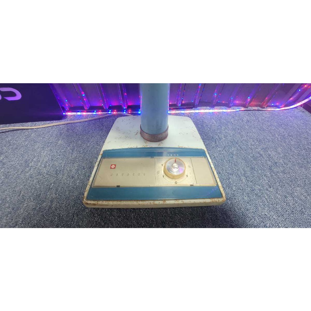 Quạt nội địa Nhật Hitachi cánh 30cm toàn thân sắt giá 2tr