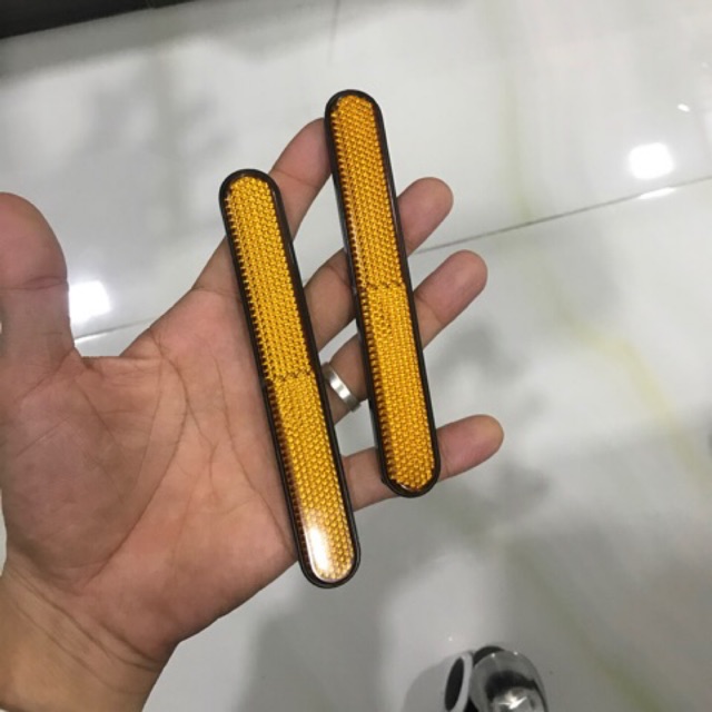 Mắt mèo dài dán phuộc (một cặp)