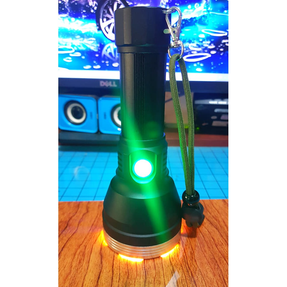 Đèn pin siêu sáng Luminus sst40 quang thông 2400 lumen chiếu xa 875m