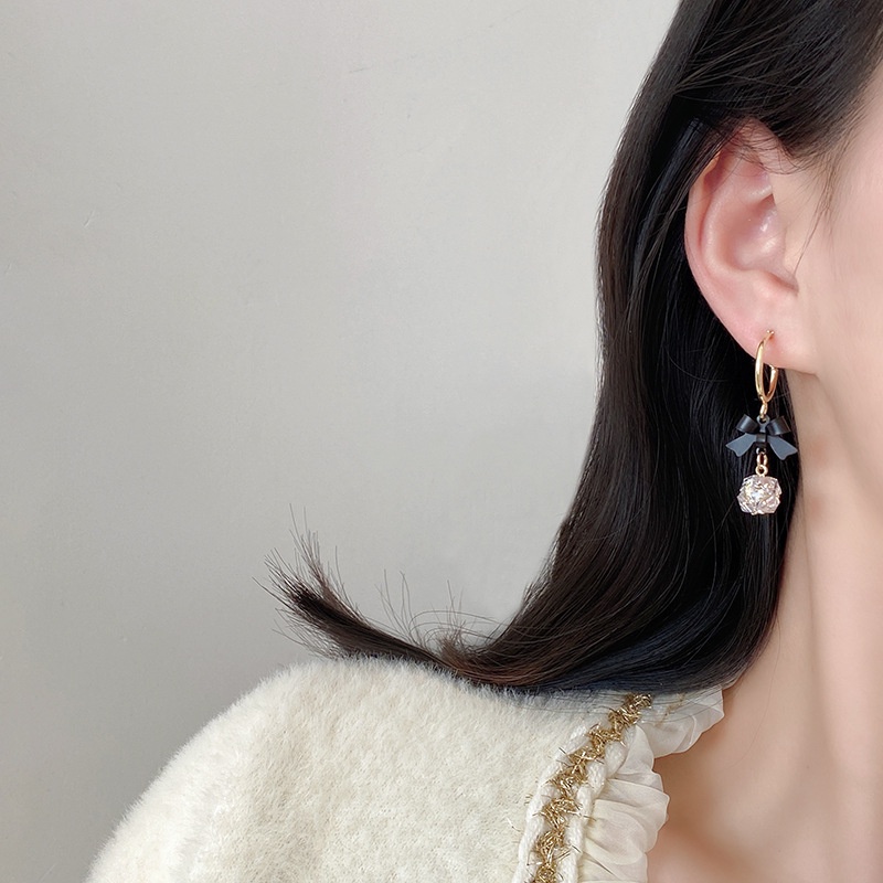 Khuyên tai chuôi bạc 925 dáng nơ đen sang chảnh TODOKI Accessories T017