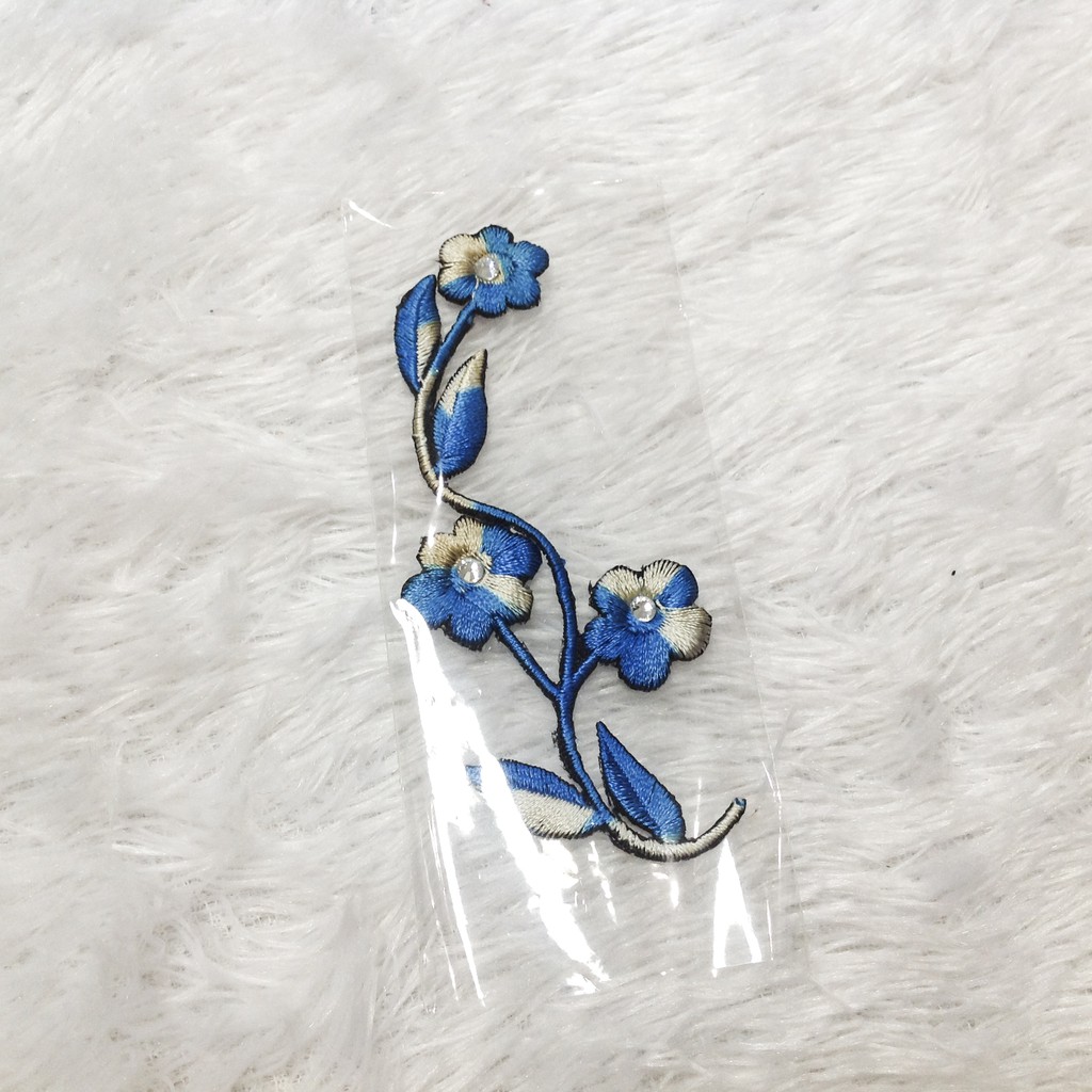 Hoa thêu cành mai đính đá chỉ lan nhiều màu kết trang phục dễ thương