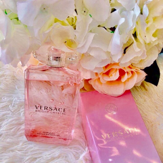 💞🌸Sữa tắm nước hoa Nữ VERSACE BRIGHT CRYSTAL Perfumed Bath & Shower Gel 200ml💕🌷