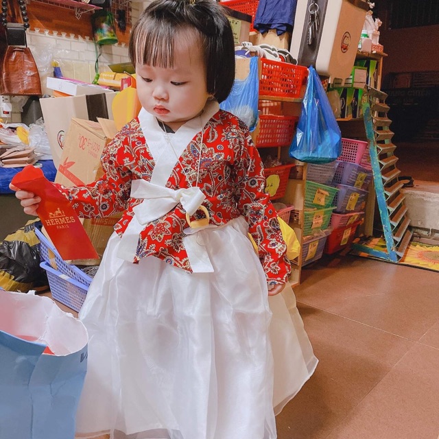 Hanbok cho bé gái