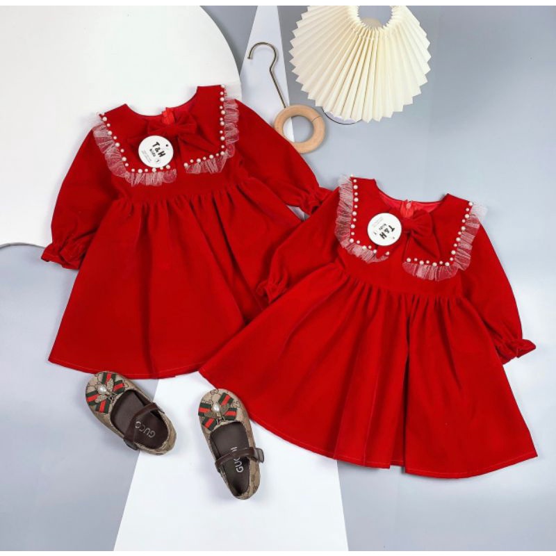 Vay nhung đính von trắng