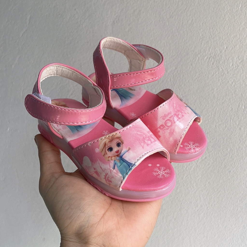 Sandal bé gái - dép quai hậu cho bé có đèn led họa tiết công chúa elsa Babybess led A2 ( có ảnh thật)