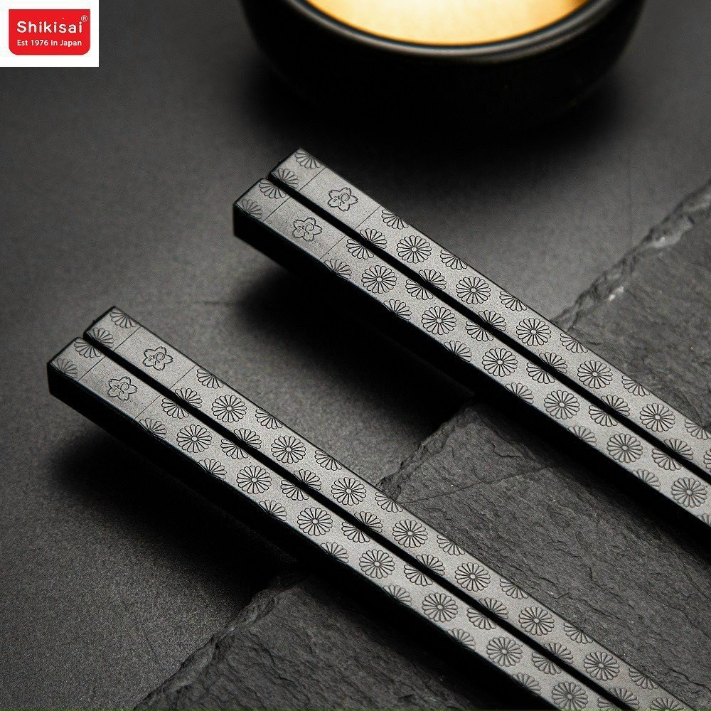 Đũa Nhật Hoạt Tiết Hoa Anh Đào / Hoa Cúc Kháng Khuẩn Nhập Khẩu Nhật Bản Shikisai