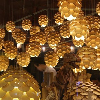 ĐÈN GỖ QUẢ THÔNG THẢ TRẦN TT0069N