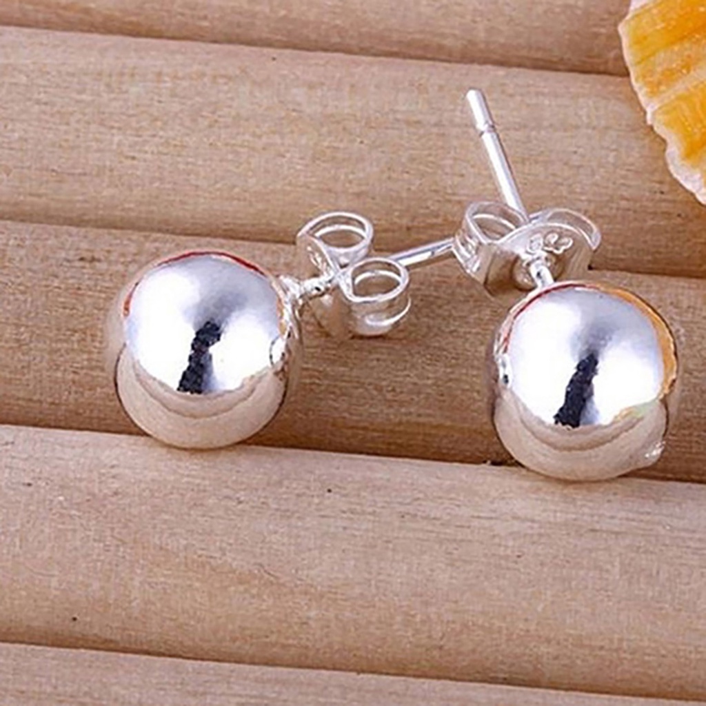 Khuyên tai nữ trang dáng tròn tạo hình độc đáo