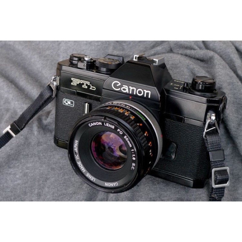 Máy ảnh film Canon Ftb