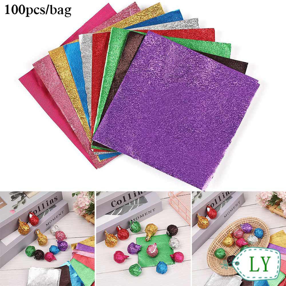 Set 100 Giấy Lá Nhôm Dập Nổi Họa Tiết Nhiều Màu Sắc Dùng Để Gói Bánh Kẹo / Sô Cô La Trang Trí Tiệc Cưới