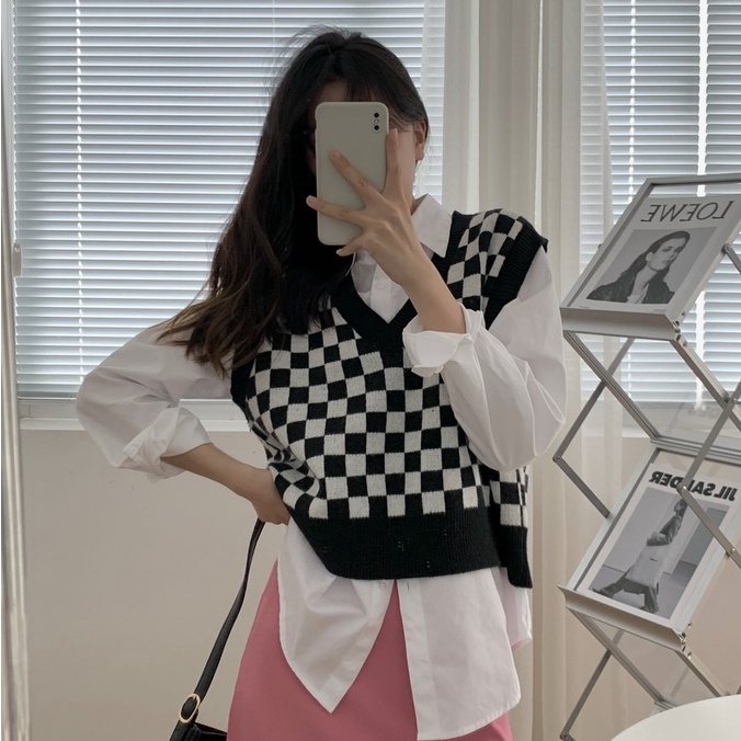 Áo len nữ cổ chữ V không tay họa tiết caro thời trang | BigBuy360 - bigbuy360.vn