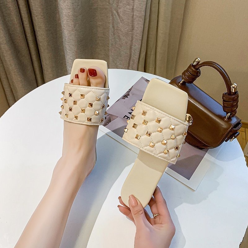 Big Size Dép Nữ đi biển Đế Bằng Đính Đinh Tán Mũi Vuông Thời Trang Mùa Hè