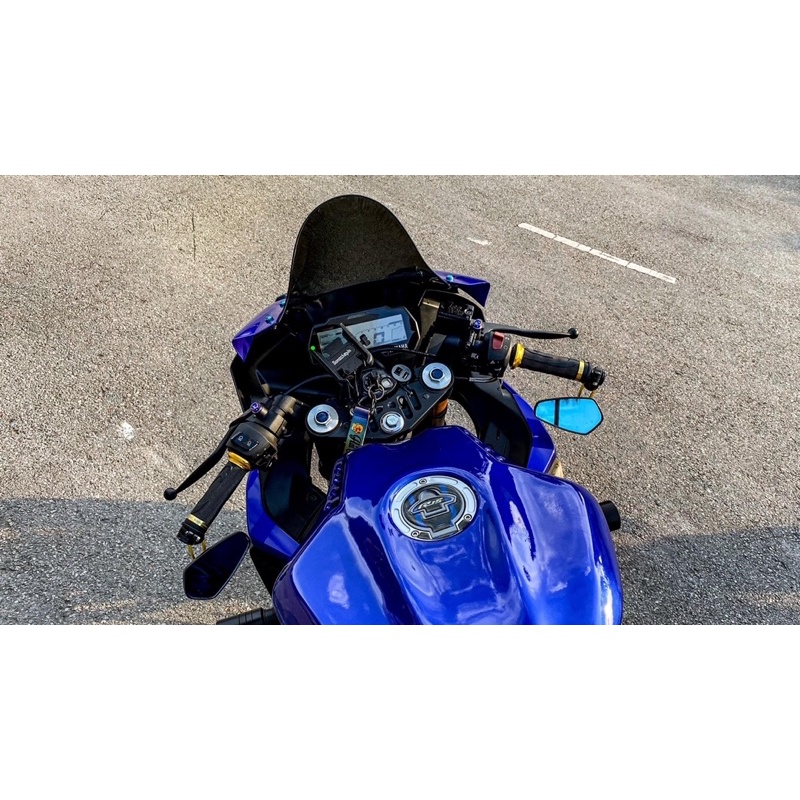 Ốp Bình Xăng Độ R15v3 kiểu R1M. to hơn, góc cạnh hơn, tháo lắp như zin ko độ chế