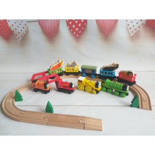 Đoàn tàu gỗ Thomas nam châm