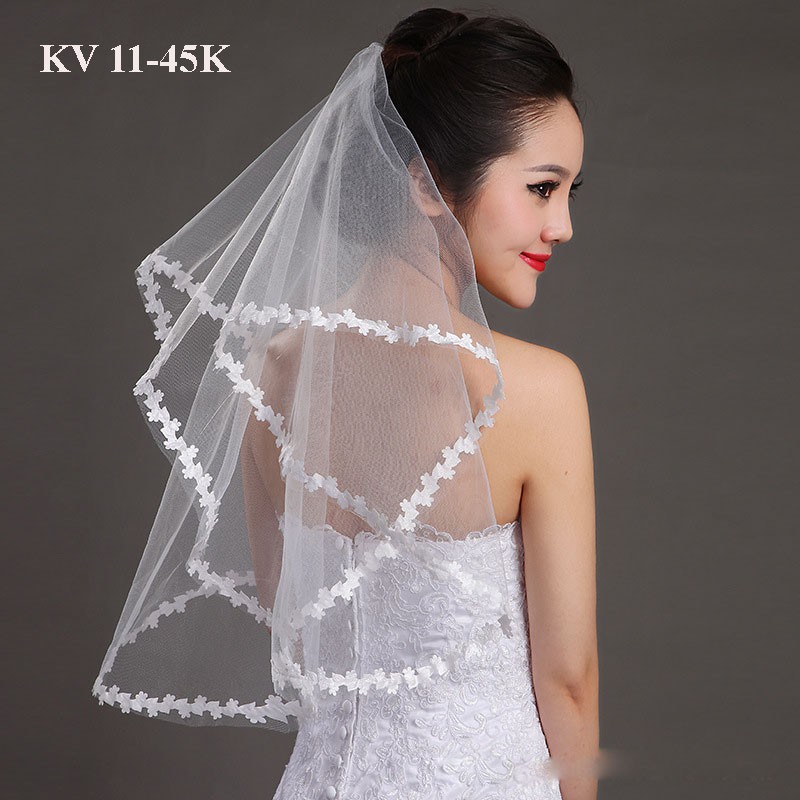 Von -Lúp cài đầu cô dâu