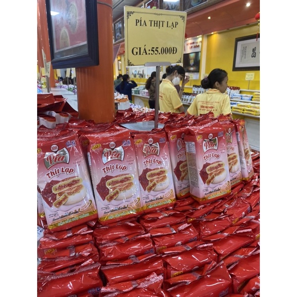 Bánh pía thịt lạp  tân huê viên - đặc sản sóc trăng