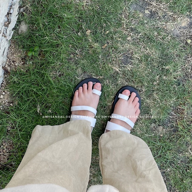 Giày sandals xỏ ngón basic đen trắng nhẹ nhàng