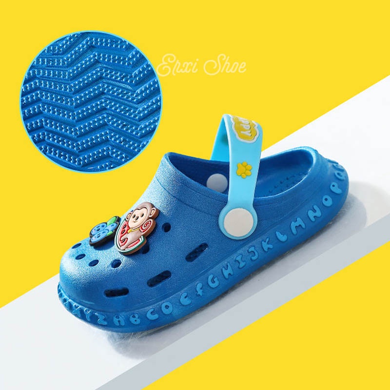 Dép Đi Biển Đục Lỗ Chống Thấm Nước In Hoạt Hình Dễ Thương Cho Bé