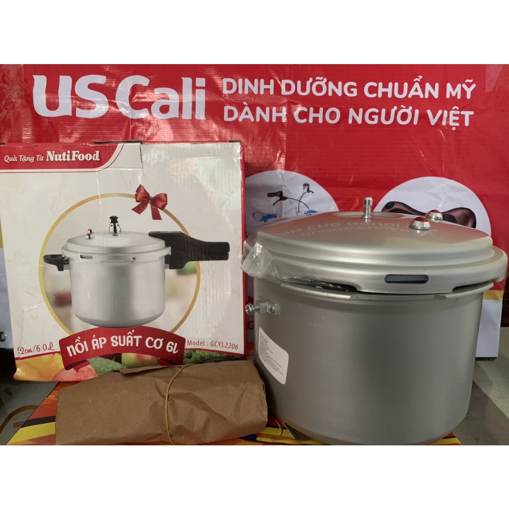 HÀNG KHUYẾN MÃI : NỒI ÁP SUẤT CƠ 6 LÍT