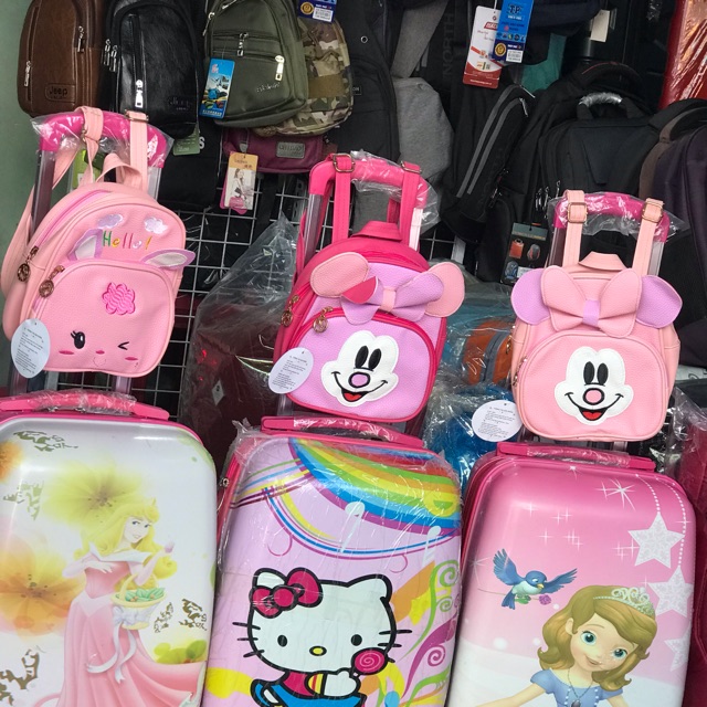 Mua vali tặng balo cho be iu 🥰