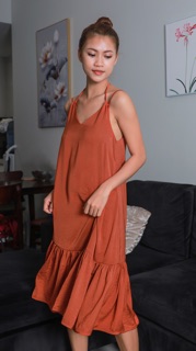 Đầm lụa đuôi cá InFashion hồng ruốc