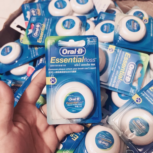 Chỉ nha khoa Oral-B Essential Floss cuộn 50 mét