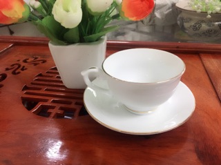 Bộ ấm chén kẻ vàng kim