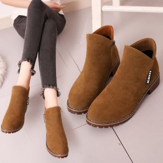 Bost da lộn đế bằng và 10 đôi tất