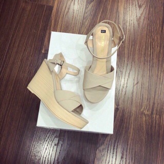 Sandal đế xuồng siêu nhẹ