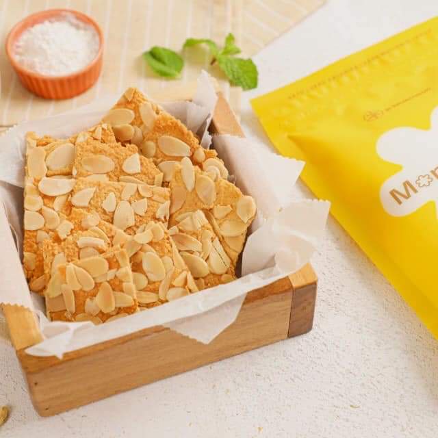 1 Kg Bánh Ngói Hạnh Nhân Vị Truyền Thống Thơm Ngon