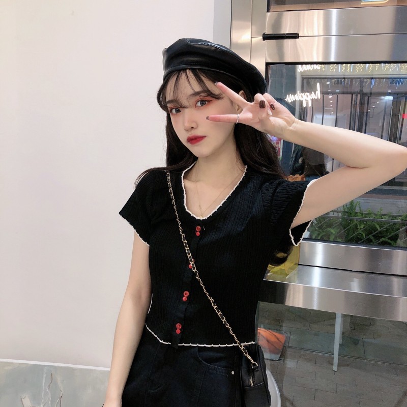 [ Mã 11FASHIONSALE1 giảm 10K đơn 50K ] Áo croptop tay ngắn xẻ cổ chữ V phong cách Hàn Quốc | WebRaoVat - webraovat.net.vn