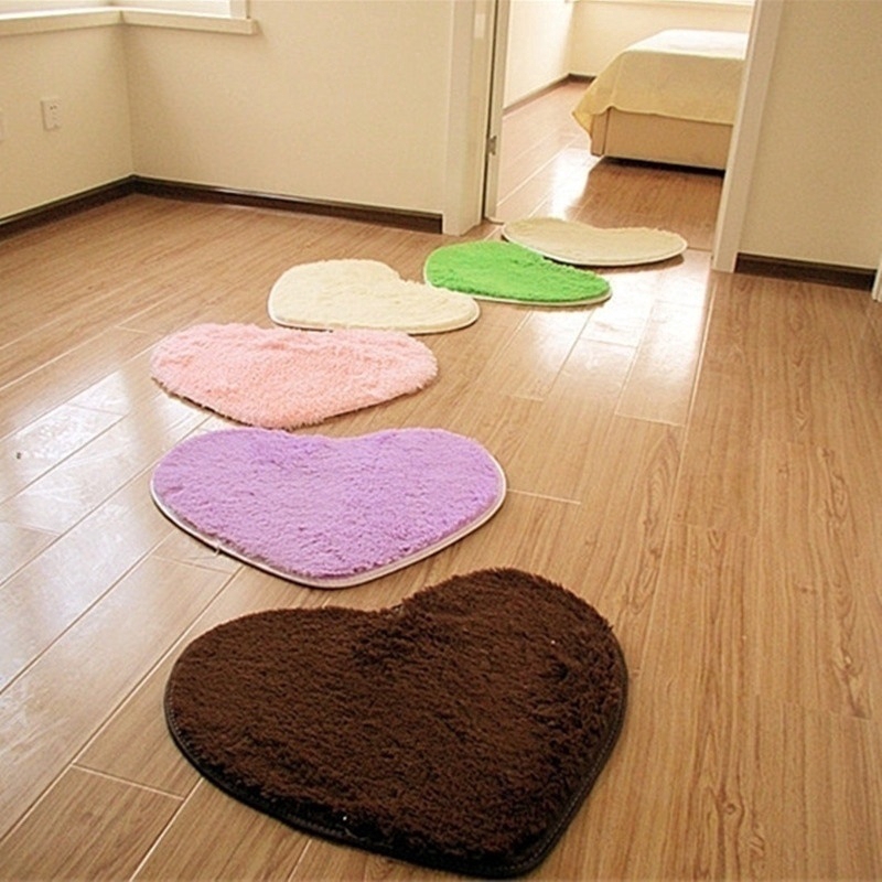 Thảm chùi chân chống trượt hình trái tim 30cm X 40cm