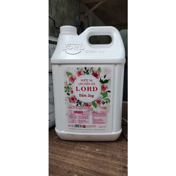 Nước xả làm mềm vải Lord tinh dầu Lavender 9,43 lít - Siêu tiết kiệm