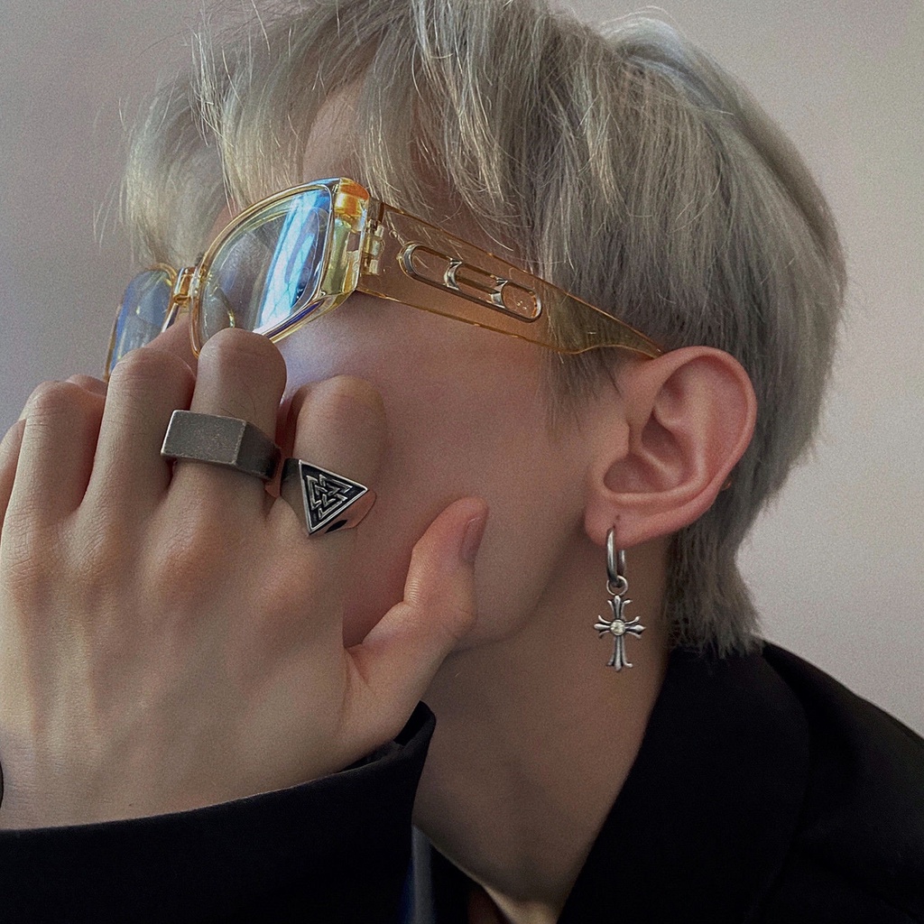 [Thời Trang] Bông Tai Dạng Kẹp Hình Thánh Giá Đính Kim Cương Màu Đen Đậm Phong Cách Gothic Cổ Điển Cho Nam Và Nữ