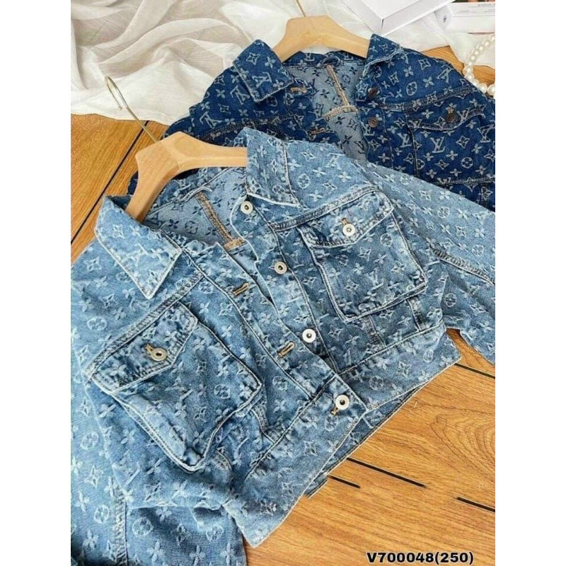 áo khoác jean nữ cao cấp dập logo mẫu trend 2021