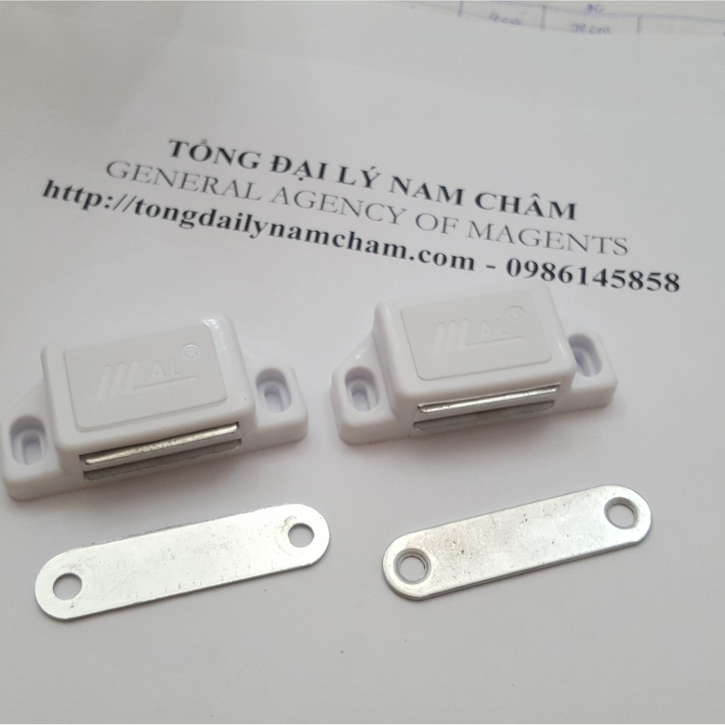Nam châm bắt cửa- Hít cửa tủ