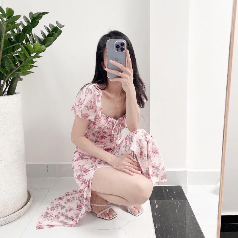 Đầm dáng xòe họa tiết hoa cổ vuông nhún ngực xẻ tà, Váy hoa tay bồng màu Nude và hồng  TK378