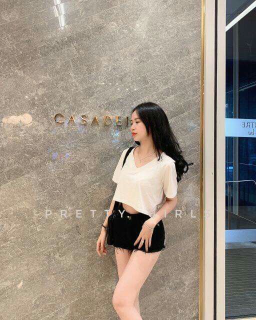 Áo Croptop fom rộng cổ tim cotton