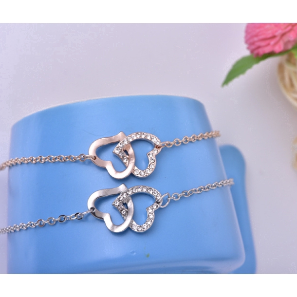 Vòng tay đính đá dễ thương phong cách Hàn Quốc