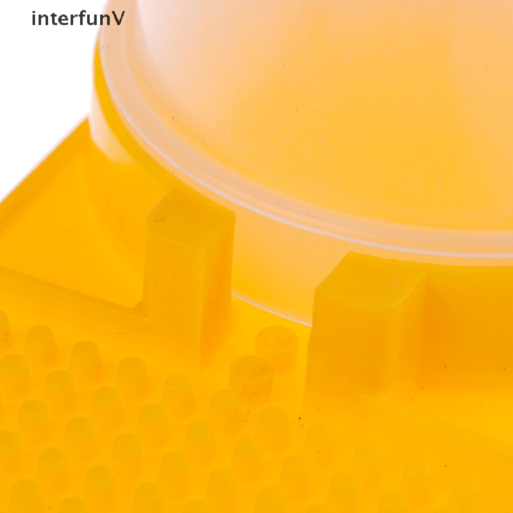 Dụng Cụ Cho Ong Uống Nước Tiện Dụng