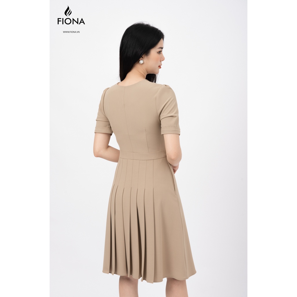 Đầm công sở nữ Fiona dáng ôm xếp ly thân dưới cổ vuông cách điệu F451075